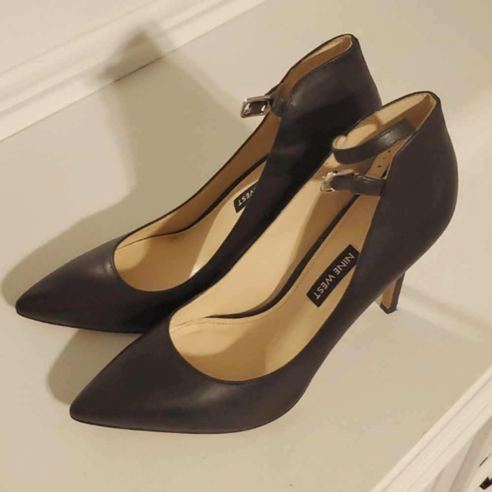 Women's shoe like new no tag nine west brand